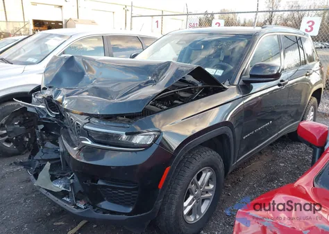 2023 Jeep Grand Cherokee Laredo 4X4 z USA, uszkodzony, nr VIN 1C4RJHAG4PC659674